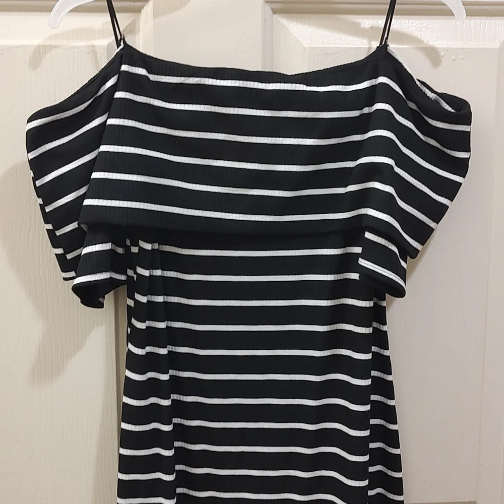 Off Shoulder JC dress - Picture 6 of 7